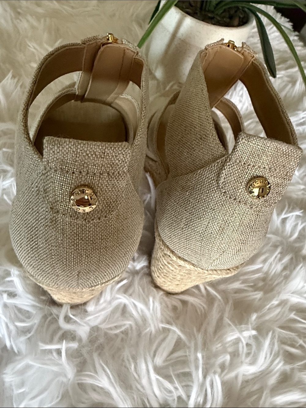 Michael Kors Metallic Linen
Damita Wedge - Picture 6 of 7